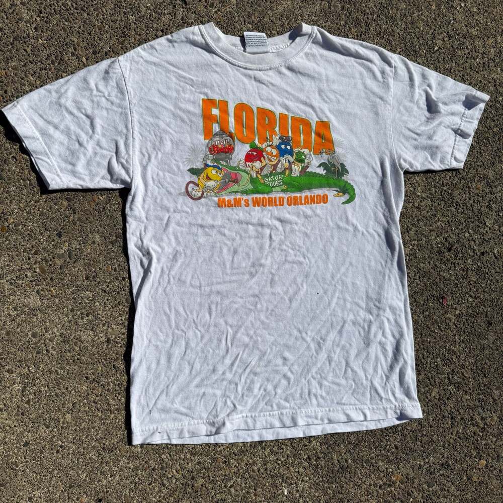 M&M World Orlando Florida Gator Tour White Graphic Tee Tiny Stains XL